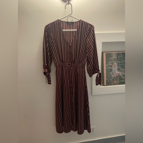Lulus Button up Midi Dress - Picture 3 of 3